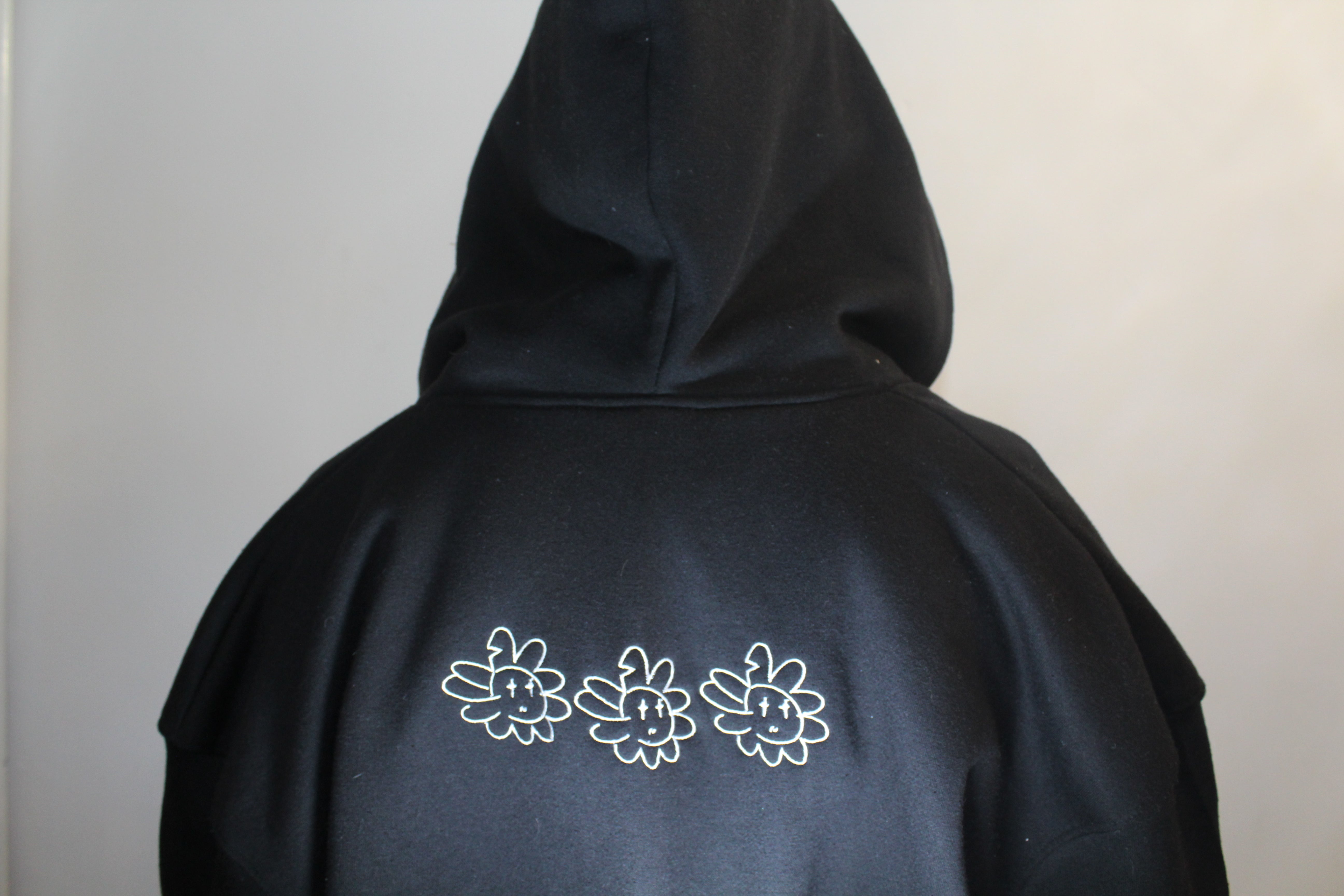 APPLIQUÉ HOODIE