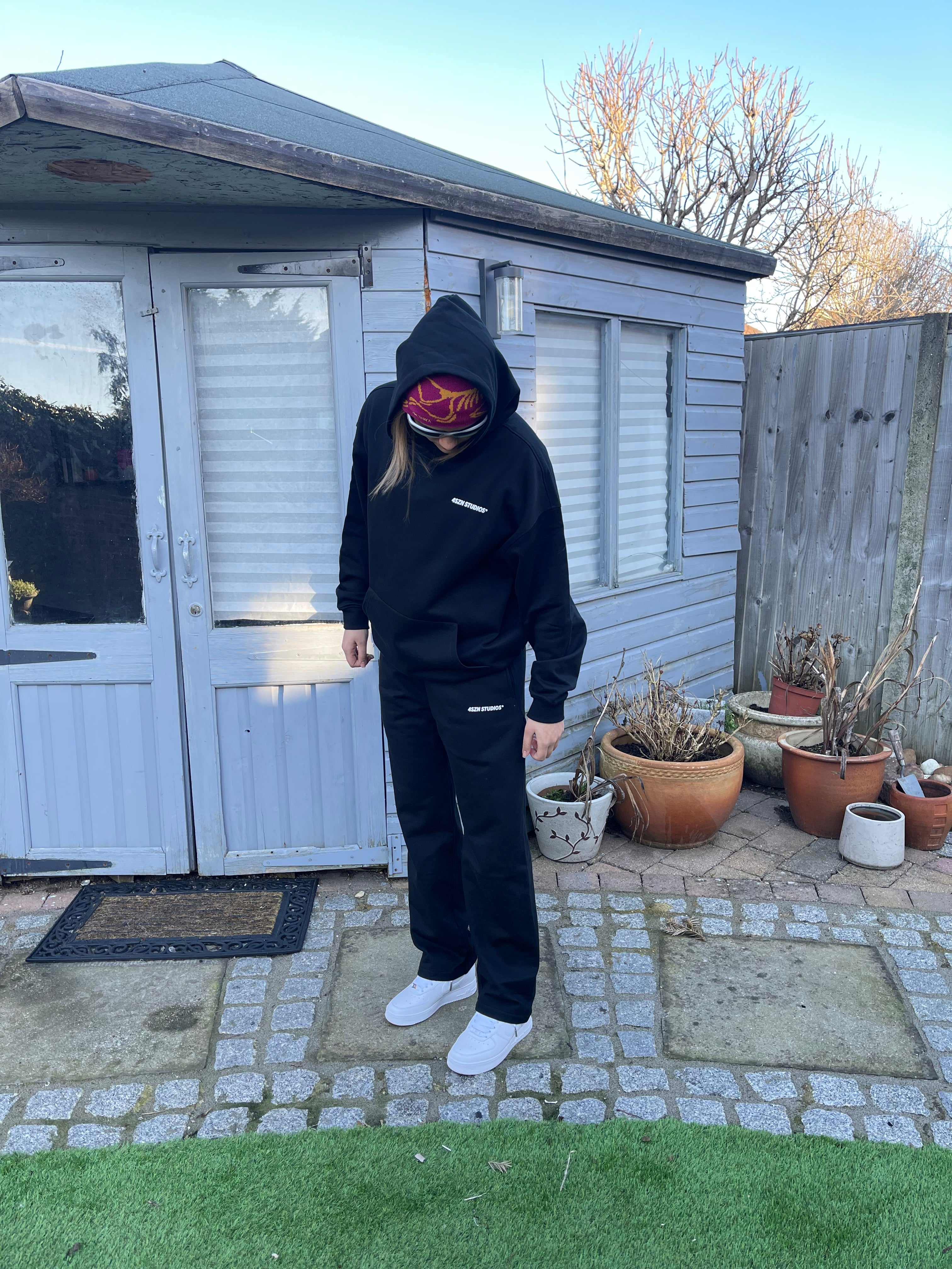 4SZN BLACK HOODIE